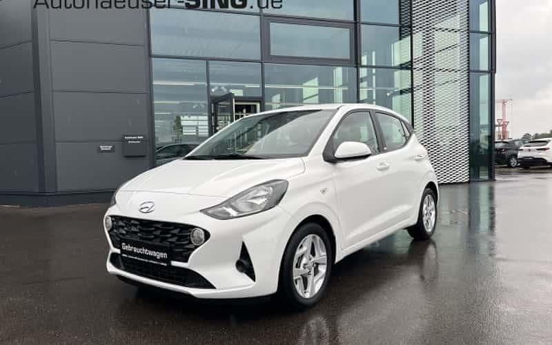 Polar white Gebraucht 2021 Hyundai i10 Select Kleinwagen | 12.290 € (Fairer Preis) - Bild 1/4