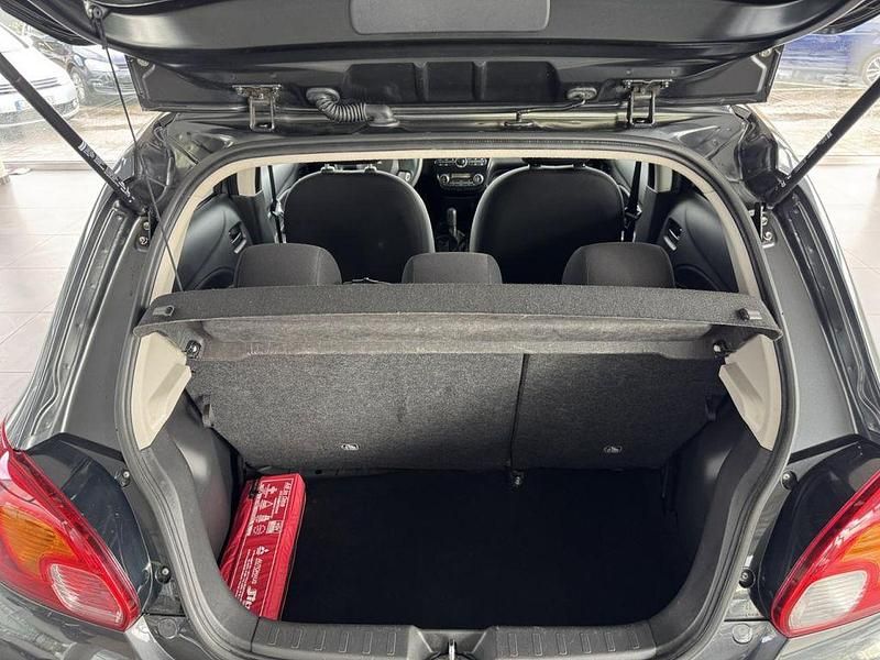 Gebraucht Mitsubishi Space Star 80 PS (58 kW) 2014 Cosmosgra (grau) Kleinwagen