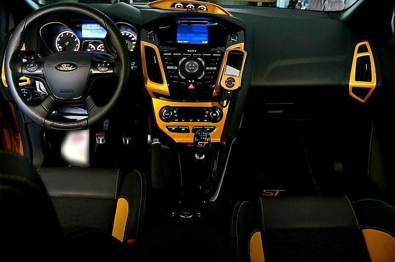Second-hand Ford Focus ST 250 CP (183 kW) 2014 Galben Berlinǎ