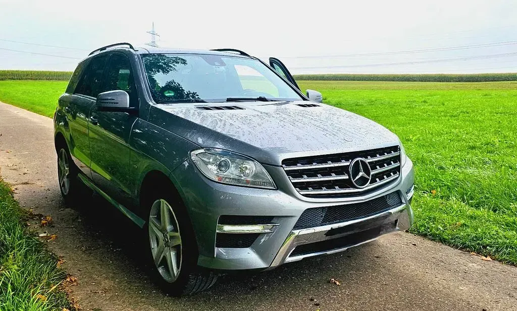 Gebraucht Mercedes ML350 258 PS (189 kW) 2012 Silber SUV