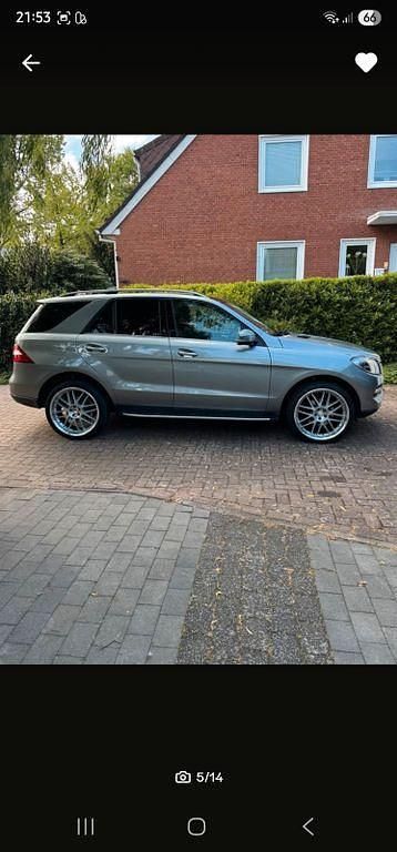 Grau Gebraucht 2015 Mercedes ML350 SUV | 16.900 € (Fairer Preis) - Bild 1/4