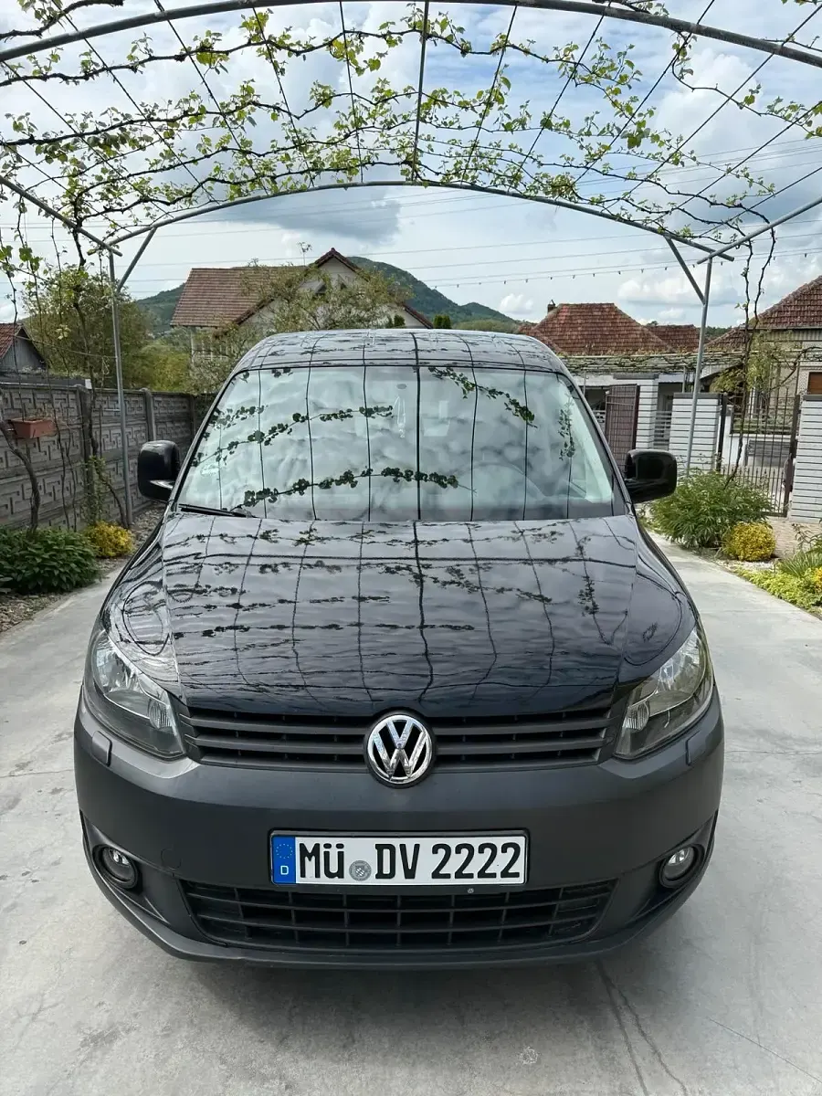 Gebraucht VW Caddy 110 PS (80 kW) 2011 Schwarz Van / Kleinbus