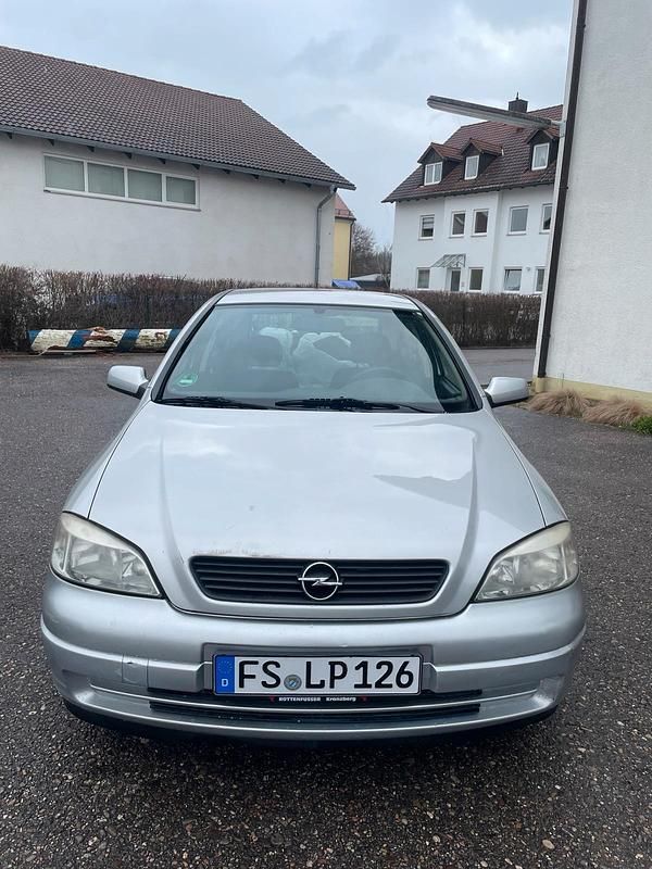 Gebraucht Opel Astra 101 PS (74 kW) 2001 Silber Kleinwagen