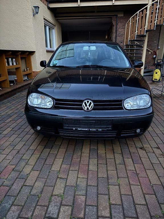 Schwarz Gebraucht 2001 VW Golf Trendline Limousine | 1.850 € (Guter Preis) - Bild 1/4