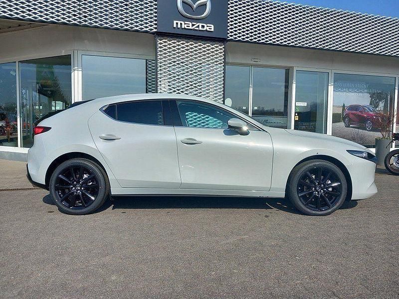 Neu Mazda 3 Exclusive 186 PS (136 kW) 2026 Weiß Limousine
