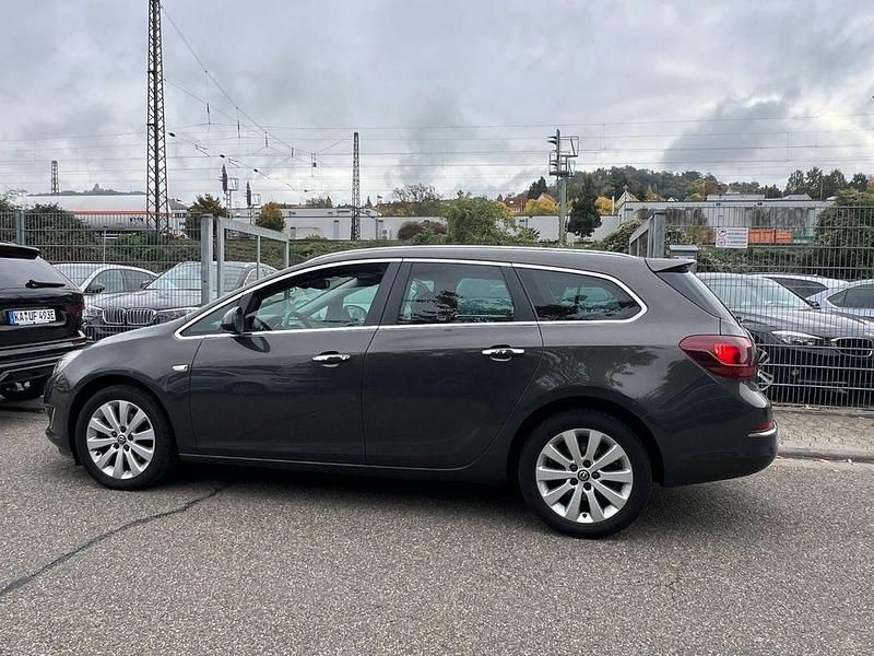 Gebraucht Opel Astra Innovation 131 PS (96 kW) 2012 Grau Kombi