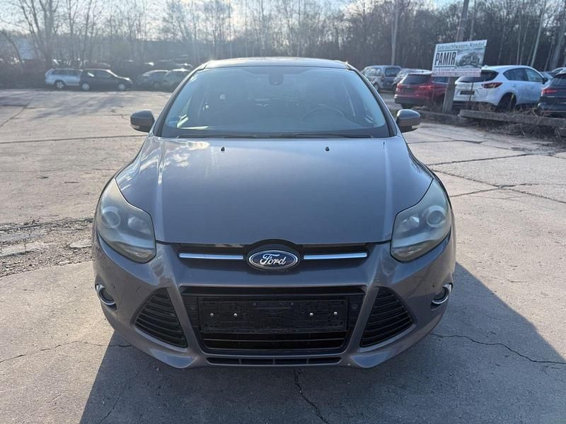 Gebraucht Ford Focus Titanium 150 PS (110 kW) 2014 Braun Kombi
