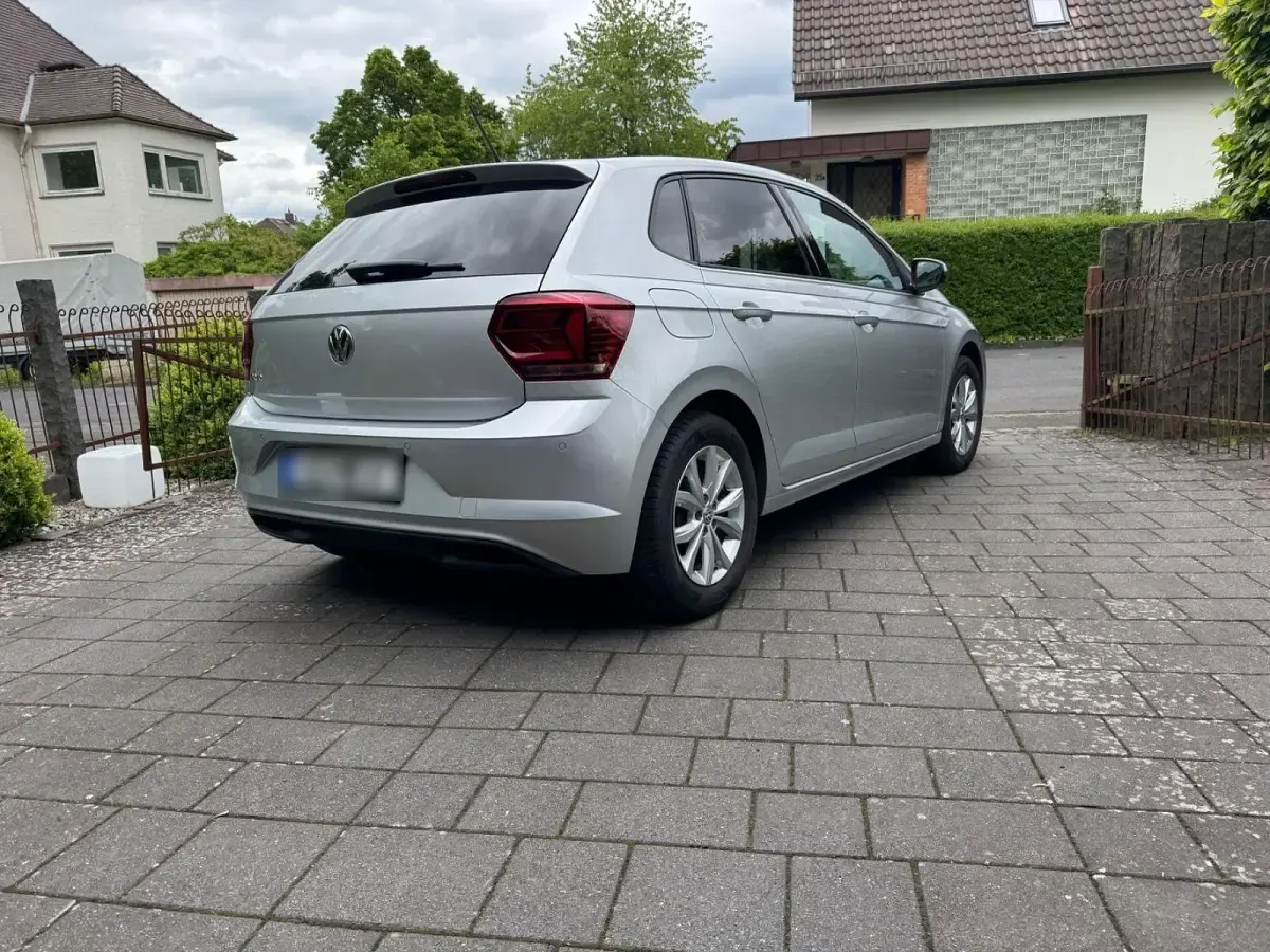 Używany VW Polo Highline 95 KM (69 kW) 2017 Srebrny Hatchback