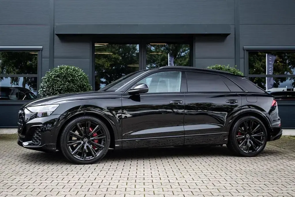 Gebraucht Audi Q8 Competition 489 PS (359 kW) 2026 Schwarz SUV