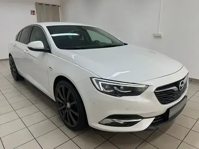 Gebraucht Opel Insignia Business Innovation 209 PS (153 kW) 2018 Abalone weiss (p3s) Limousine