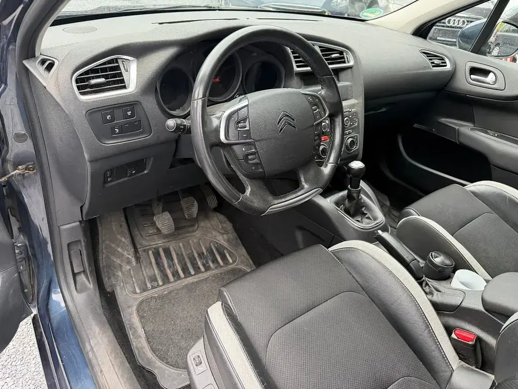 Gebraucht Citroën C4 SELECTION 120 PS (88 kW) 2012 Blau Limousine