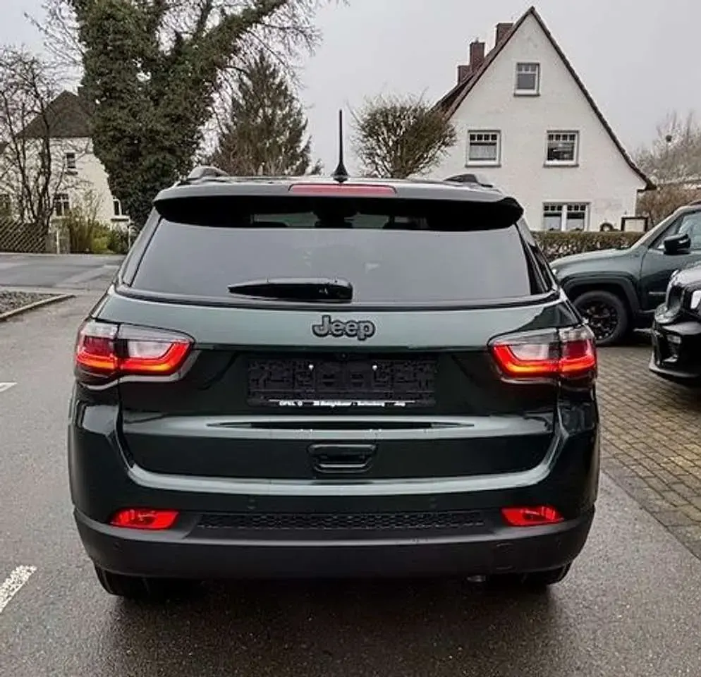 Uusi Jeep Compass North 131 HP (96 kW) 2025 Vihreä Katumaasturi