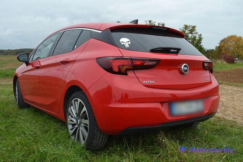 Gebraucht Opel Astra 150 PS (110 kW) 2016 Rot Limousine