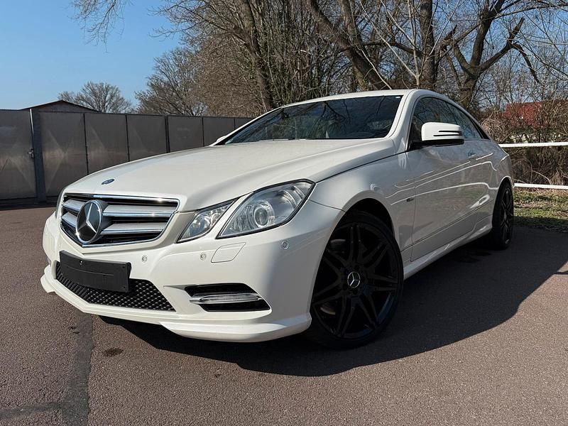 Gebraucht Mercedes E500 408 PS (300 kW) 2012 Weiß Coupé