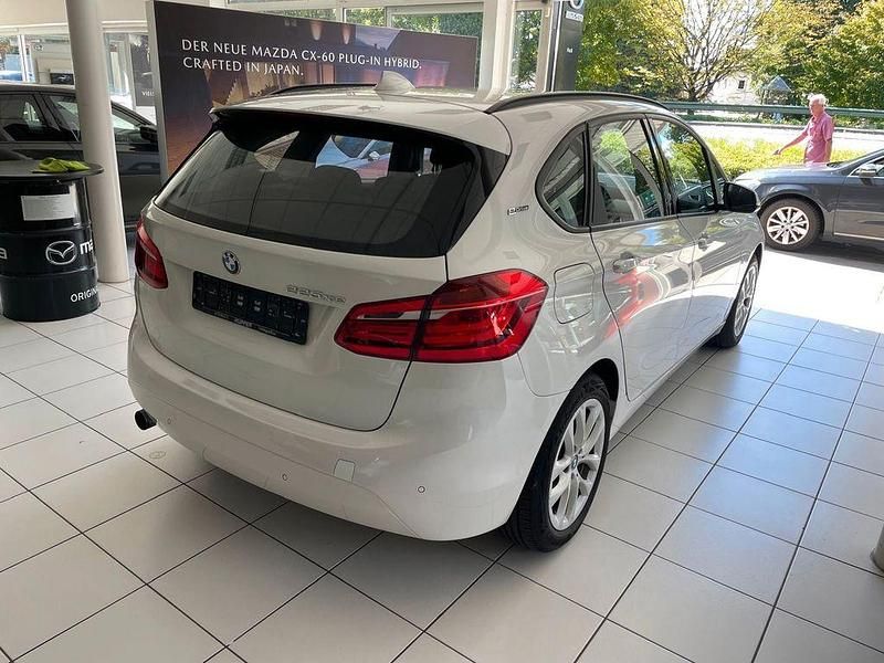 Gebraucht BMW 225 Active Tourer Advantage 136 PS (100 kW) 2017 Weiß Van / Kleinbus