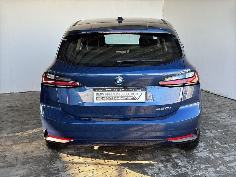 Gebraucht BMW 220 Active Tourer 156 PS (114 kW) 2025 Phytonicblau metallic Van / Kleinbus