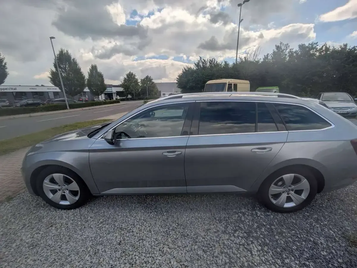Gebraucht Skoda Superb Style 190 PS (139 kW) 2019 Business grau metallic Kombi