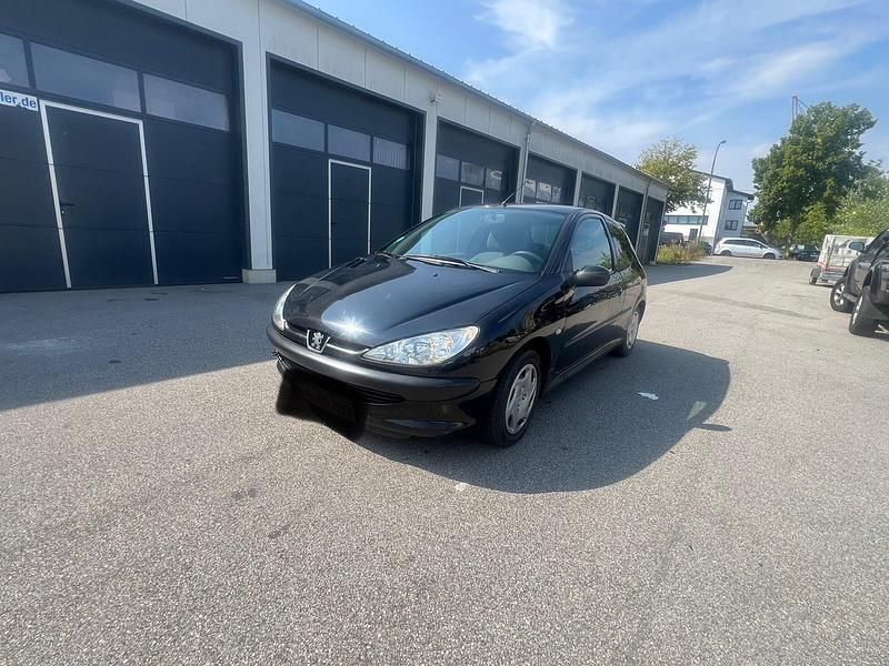 Schwarz Gebraucht 2001 Peugeot 206 Kleinwagen | 1.250 € (Etwas zu teuer) - Bild 1/4