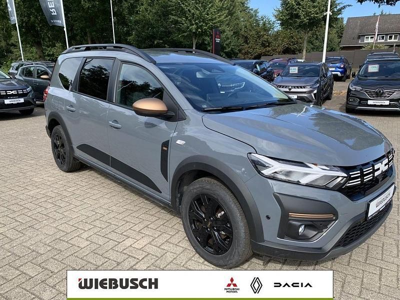 Gebraucht Dacia Jogger Extreme 101 PS (74 kW) 2025 Grün Van / Kleinbus