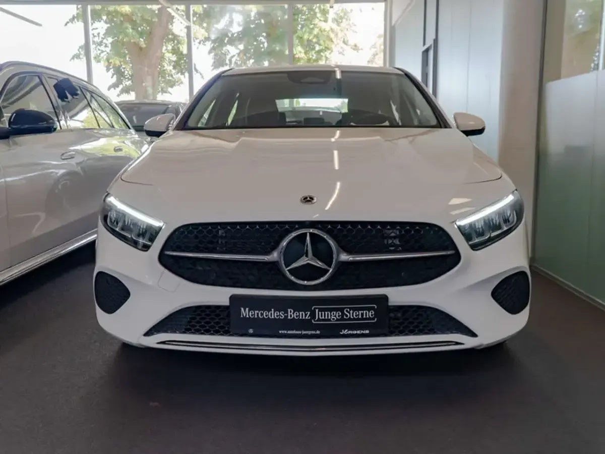 Gebraucht Mercedes A180 Progressive 116 PS (85 kW) 2025 Weiss polarweiß Limousine