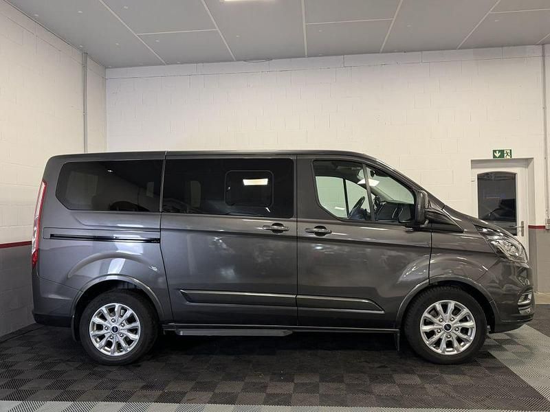 Gebraucht Ford Tourneo Titanium 170 PS (125 kW) 2019 Grau Van / Kleinbus