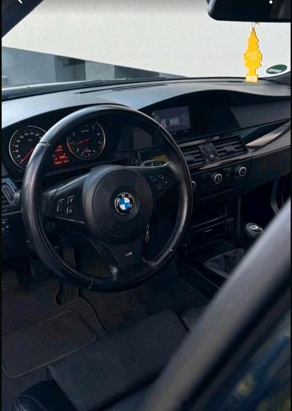 Schwarz Gebraucht 2008 BMW 520 Kombi | 5.999 € (Etwas zu teuer) - Bild 1/4