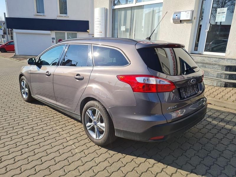Gebraucht Ford Focus SYNC Edition 125 PS (91 kW) 2014 Braun Kombi