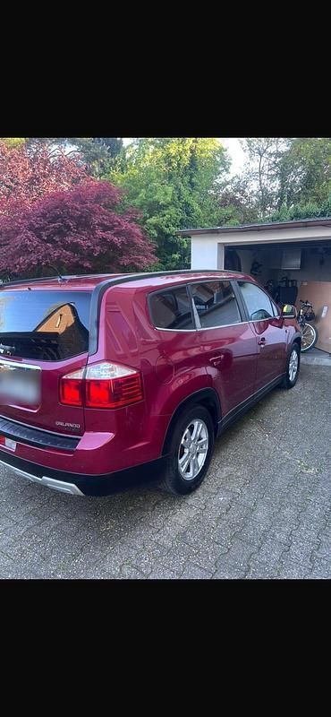 Gebraucht Chevrolet Orlando 163 PS (119 kW) 2012 Rot Van / Kleinbus