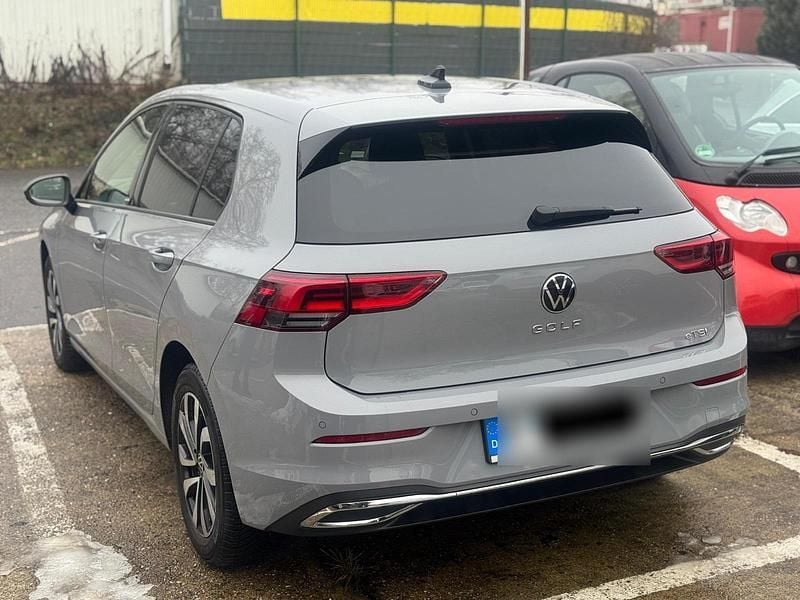 Gebraucht VW Golf VIII 110 PS (80 kW) 2023 Grau Kleinwagen