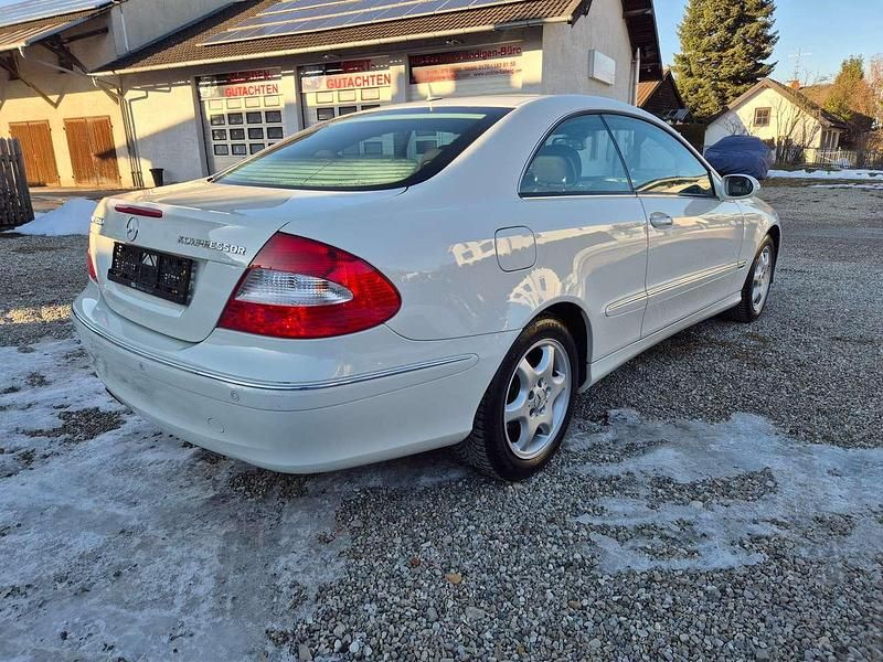 Gebraucht Mercedes CLK200 184 PS (135 kW) 2008 Calcitweiss  unilack Coupé