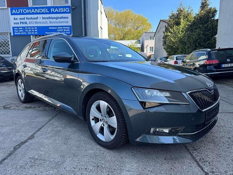 Gebraucht Skoda Superb Style 190 PS (139 kW) 2019 Quarzgrau metallic Kombi