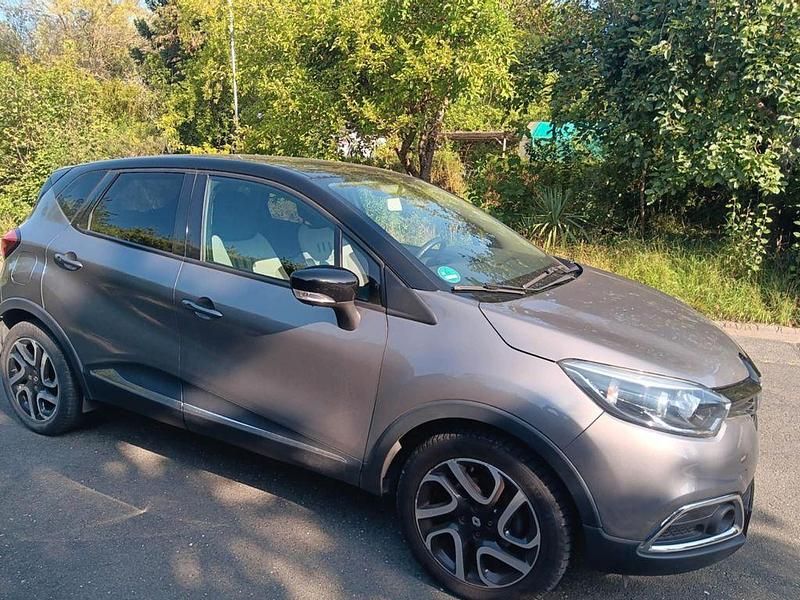 Grau Gebraucht 2015 Renault Captur Luxe SUV | 7.500 € (Superpreis) - Bild 1/4