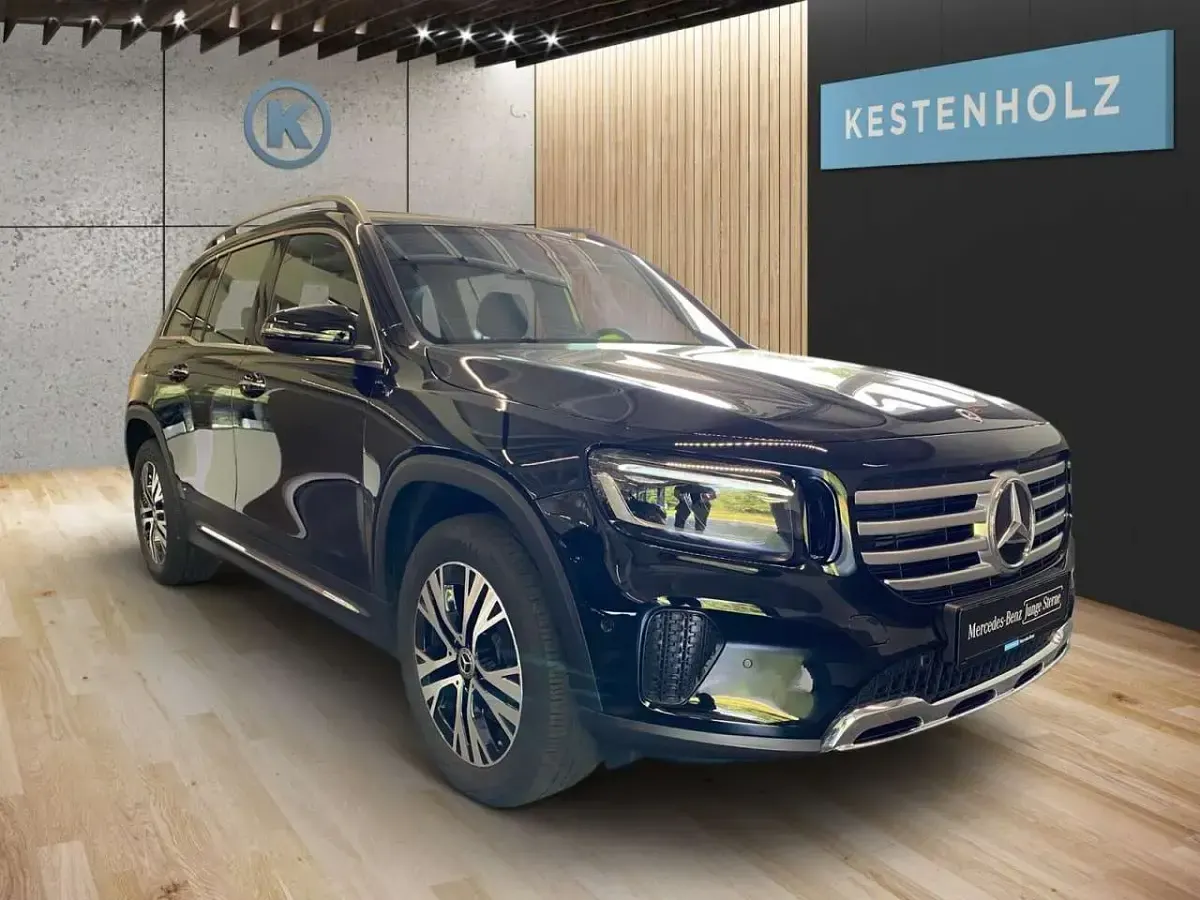 Gebraucht Mercedes GLB200 163 PS (119 kW) 2025 Unilack nachtschwarz SUV