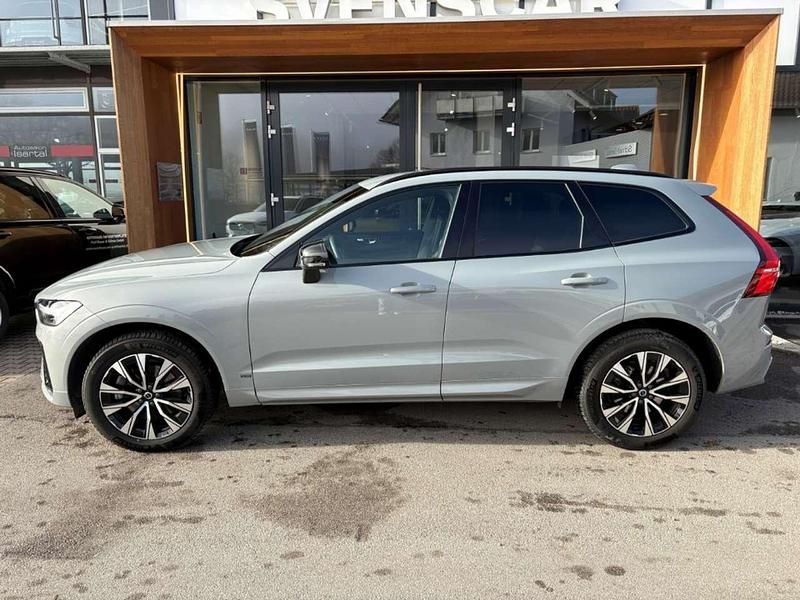 Gebraucht Volvo XC60 Plus 197 PS (144 kW) 2023 Grau SUV