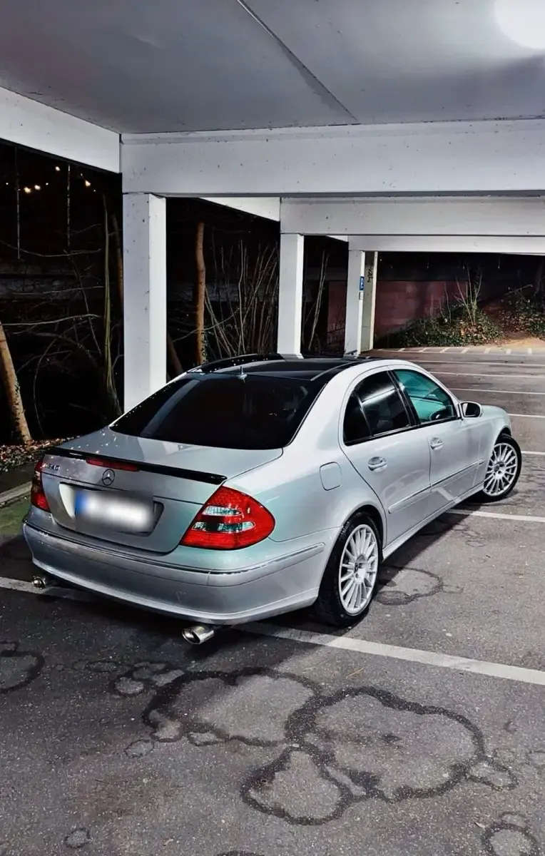 Gebraucht Mercedes E240 Avantgarde 177 PS (130 kW) 2005 Silber Limousine
