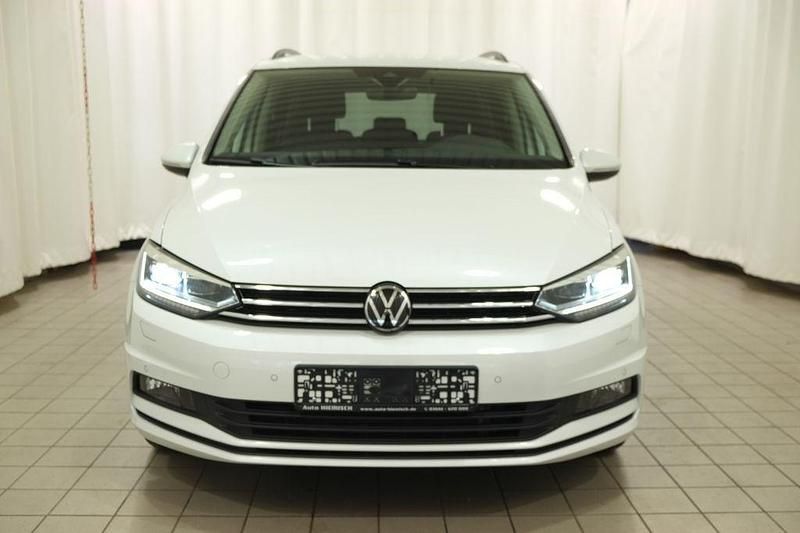 Gebraucht VW Touran Comfortline 150 PS (110 kW) 2024 Weiß Van / Kleinbus