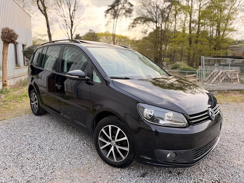 Second-hand VW Touran 105 CP (77 kW) 2014 Monovolum