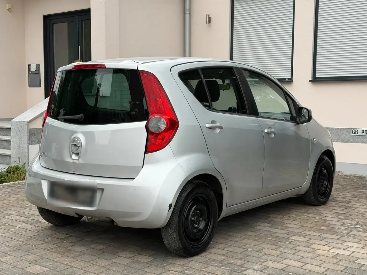 Gebraucht Opel Agila 75 PS (55 kW) 2008 Silber Kleinwagen
