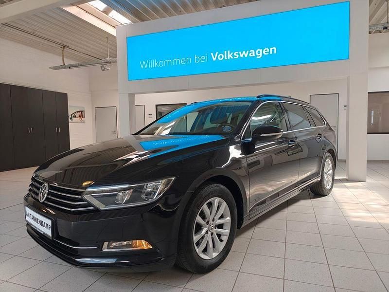 Deep black perleffekt (metallic) Gebraucht 2016 VW Passat Comfortline Kombi | 16.960 € (Fairer Preis) - Bild 1/4