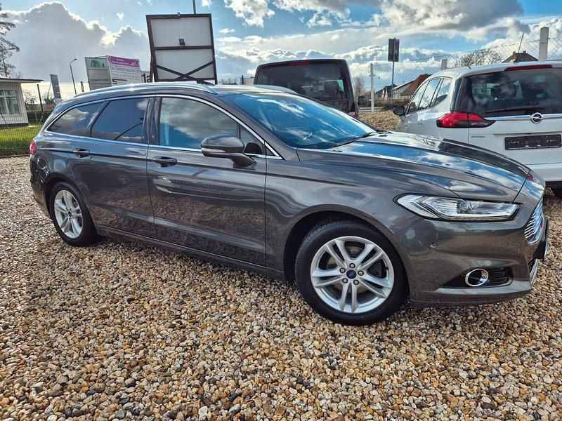 Gebraucht Ford Mondeo Titanium 160 PS (117 kW) 2017 Silber Kombi