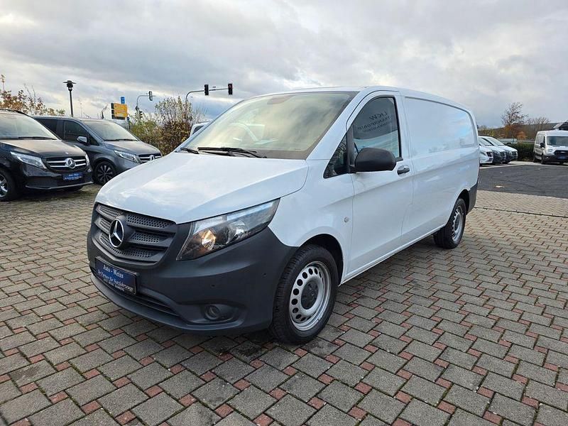 Weiß Gebraucht 2022 Mercedes Vito Van / Kleinbus | 21.600 € (Superpreis) - Bild 1/4