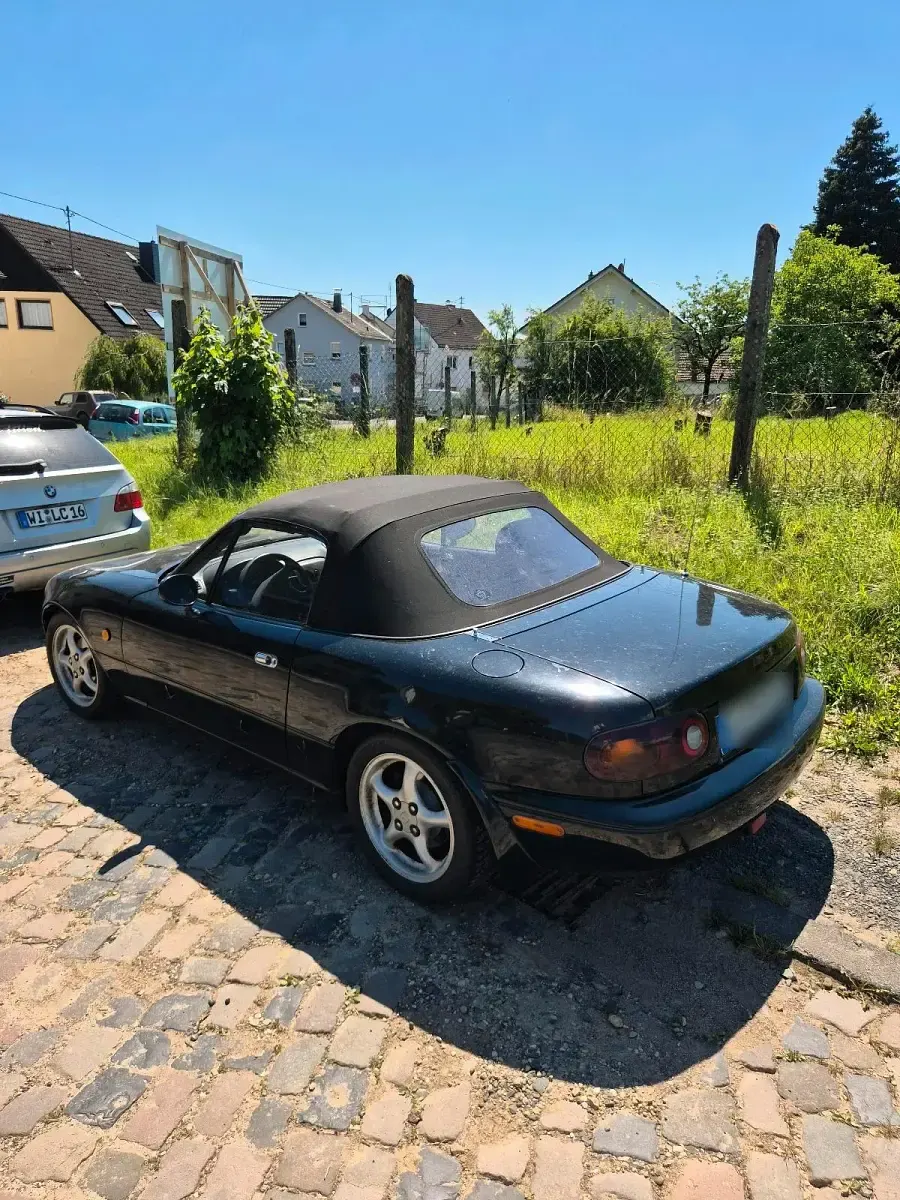 Gebraucht Mazda MX5 90 PS (66 kW) 1997 Schwarz Cabrio