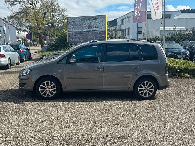 Grau Gebraucht 2009 VW Touran Freestyle Van / Kleinbus | 3.590 € (Fairer Preis) - Bild 1/4