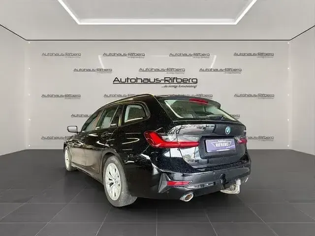 Gebraucht BMW 320e Performance 204 PS (150 kW) 2022 Schwarz Kombi