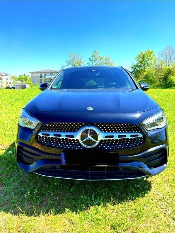 Schwarz Gebraucht 2021 Mercedes GLA250 AMG SUV | 34.990 € (Guter Preis) - Bild 1/4