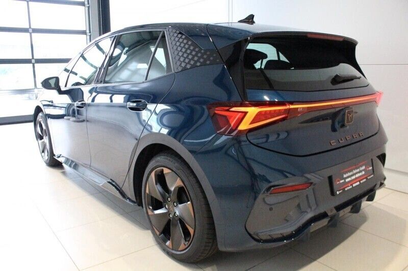 Second-hand Cupra Born 169 kW (231 CP) 2024 Albastru Hatchback