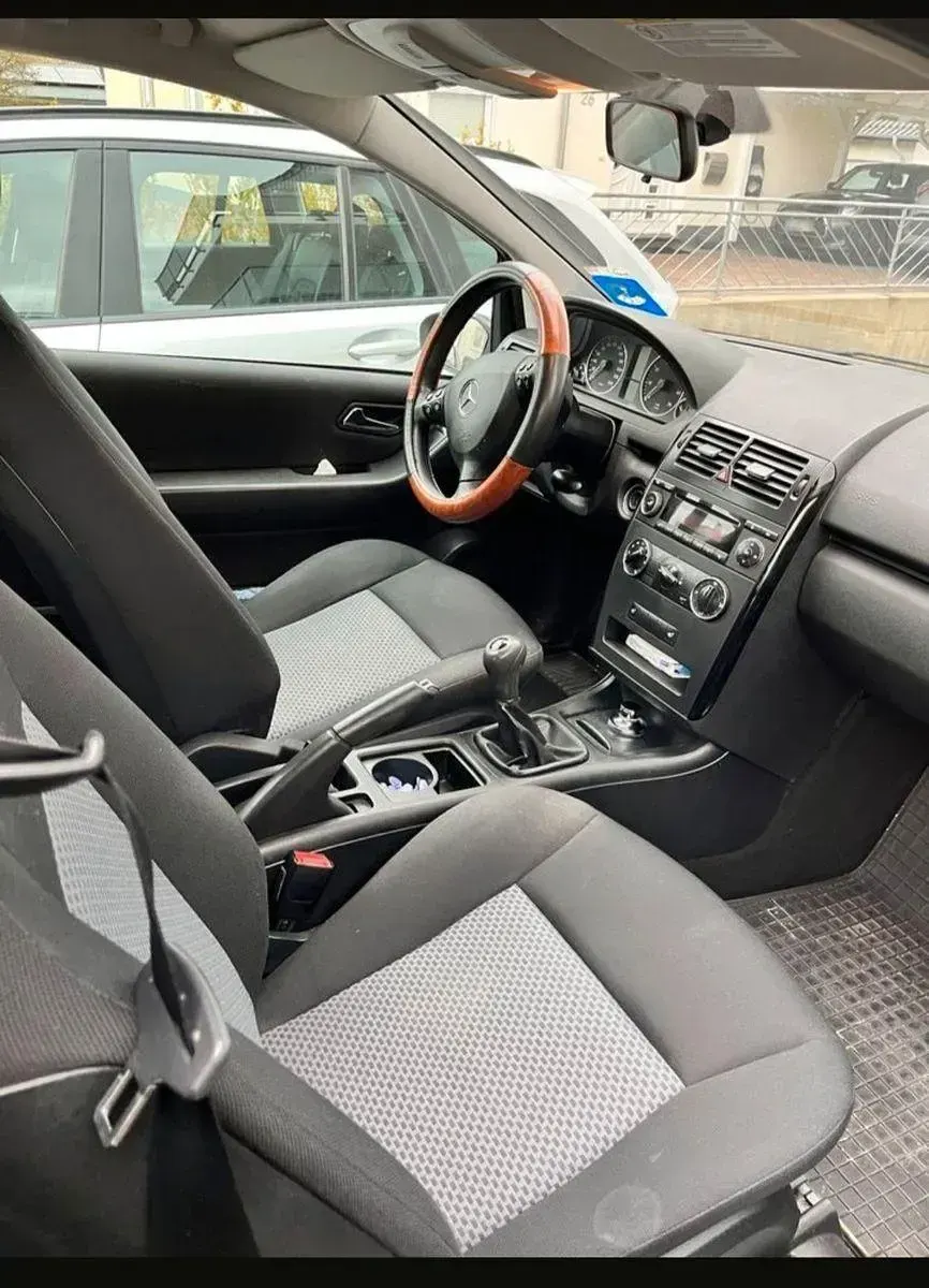 Gebraucht Mercedes A170 Classic 116 PS (85 kW) 2005 Gold Limousine