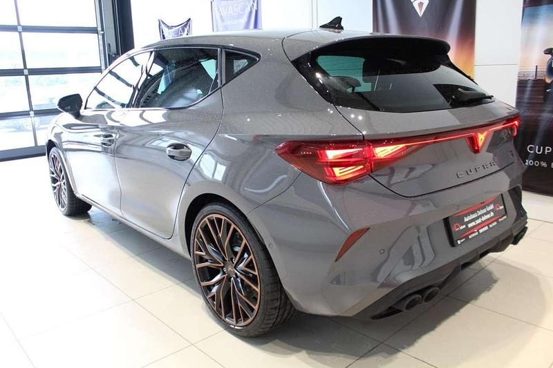 Neu Cupra Leon VZ3 300 PS (220 kW) 2026 Graphengrau Limousine