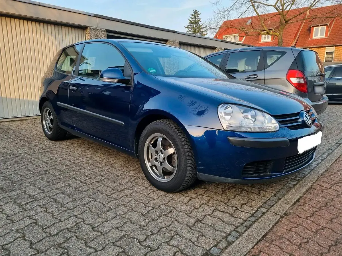 Gebraucht VW Golf V 74 PS (54 kW) 2005 Blau Kleinwagen