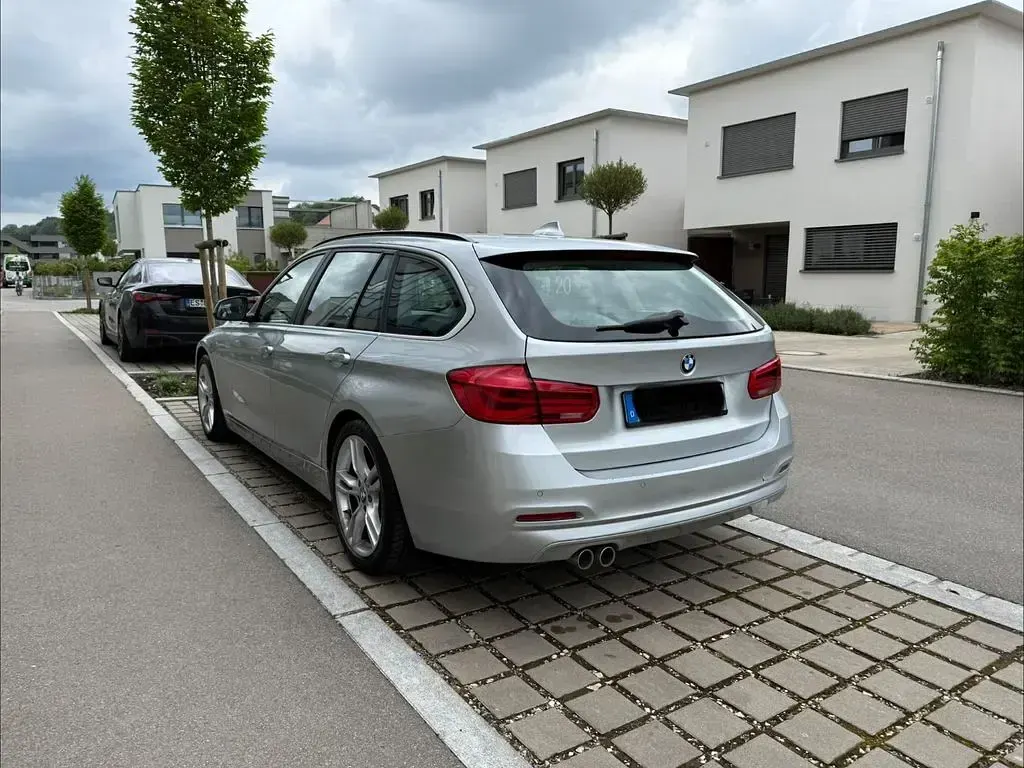 Używany BMW 320 Efficient Dynamics 190 KM (139 kW) 2016 Srebrny Kombi